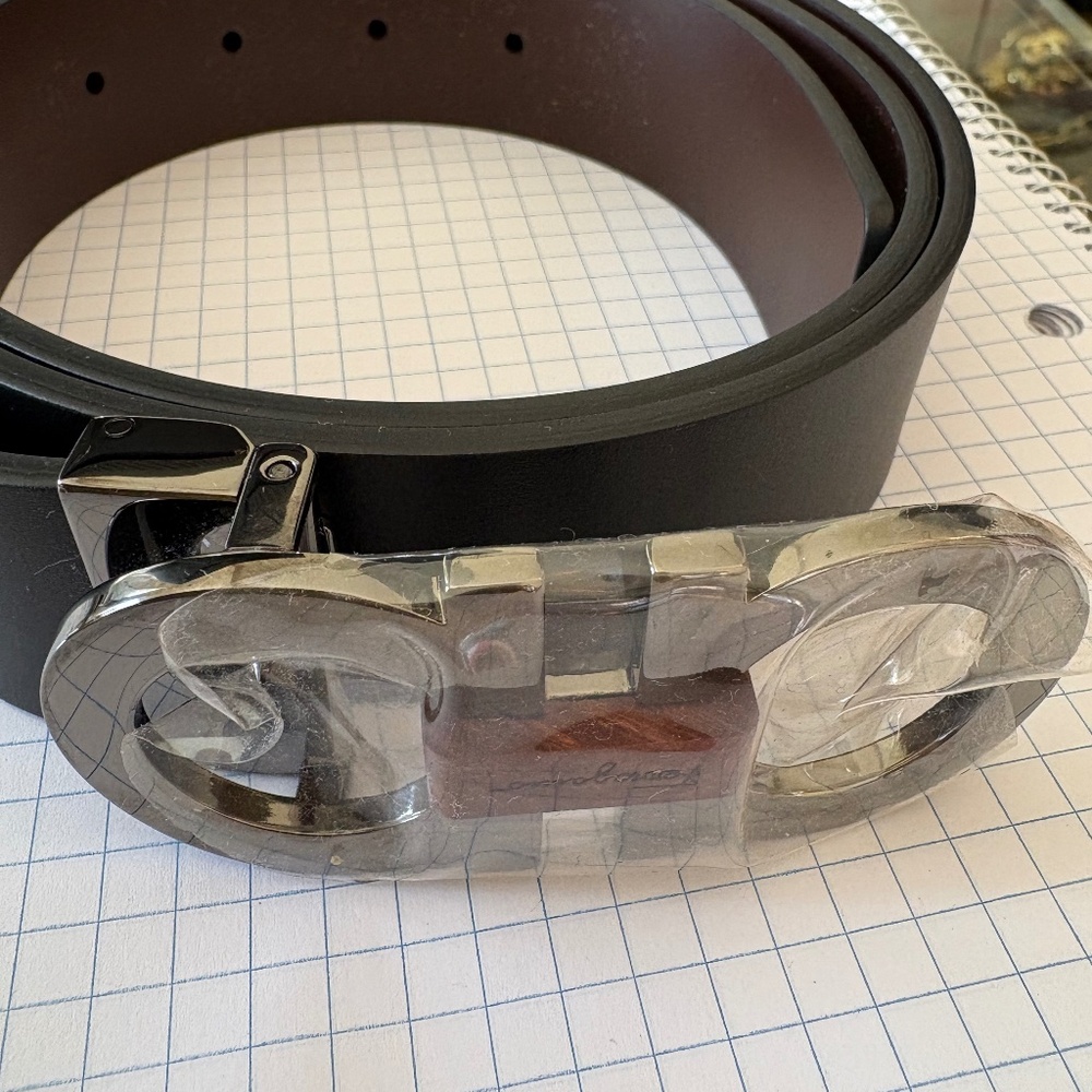 Salvatore Ferragamo Men’s Gancini Reversible Leather Belt Size 42